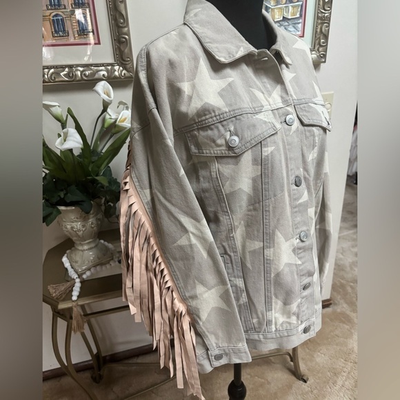 THE MORGAN WALLEN STAR FRINGE COUNTRY WESTERN CONCERT JEAN JACKET SZ S-L NWT - Picture 2 of 10